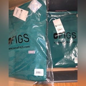 FIGS NWT 💚Hunter Green Set💚